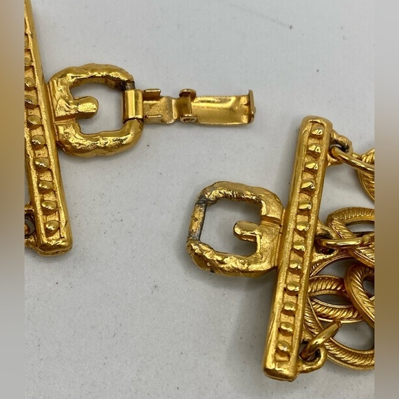 Vintage GIVENCHY RARE Triple Rope Gold Plate Chain Runway Green Stone Necklace - Picture 9 of 9